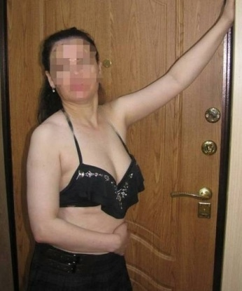 Со мной ты погрузишься в мир страсти и наслаждения. Мои услуги включают эротический массаж, классический секс, оральный секс и многое другое. Я готова исполнить все твои фантазии и желания. Мои возможности безграничны, особенно когда речь заходит о доставлении настоящего удовольствия. Позволь себе расслабиться и насладиться моими нежными прикосновениями. Великолепные отзывы клиентов говорят о моих незабываемых услугах. Ты можешь посмотреть мои фото ниже и убедиться, что я та, кто доставит тебе истинное наслаждение. Жду твоего звонка, чтобы сделать наше свидание незабываемым. 💋 Елена