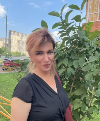 😍 Я настоящая профессионалка своего дела, и мои услуги охватывают все, что ты можешь себе представить. 😘 Я могу исполнить твои самые сокровенные фантазии и превратить их в реальность. 🌟 У меня есть великолепные отзывы от довольных клиентов, которые приятно восхищались моими навыками и нежностью. ✨ Если тебе интересно узнать больше о моих возможностях и увидеть мои фото, то свяжись со мной! Я живу в Москве и с нетерпением жду встречи с тобой. 💖 Дарья